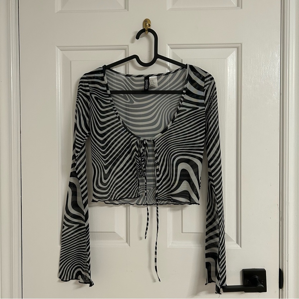 H&M Black and White Bell Sleeve Crop Top